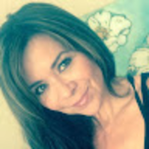 Meet your Posher, Liz - Picture 1 of 1